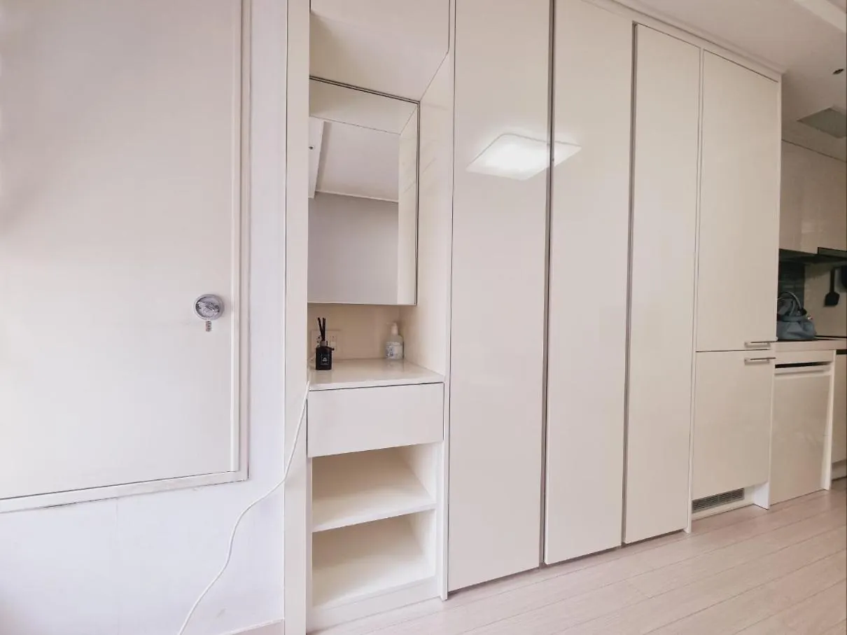 Aparthotel The House Of Gangnam 06 1 Minute From Shin Nonhyeon Station Seúl