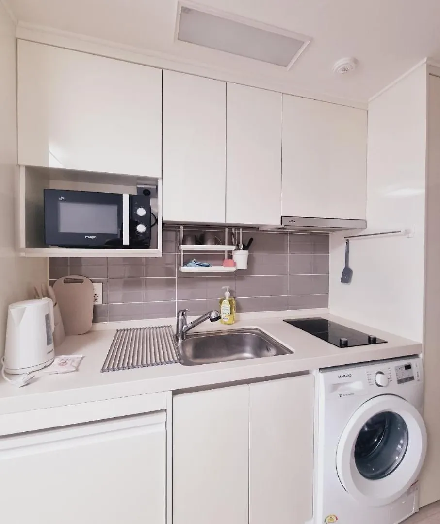 Aparthotel The House Of Gangnam 06 1 Minute From Shin Nonhyeon Station Seúl