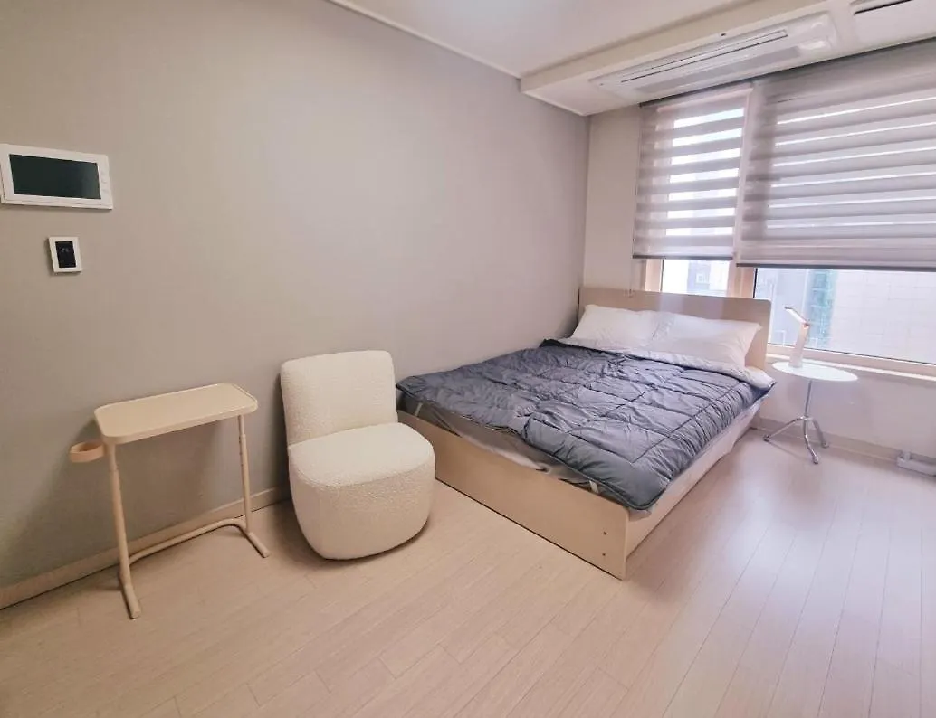 Aparthotel The House Of Gangnam 06 1 Minute From Shin Nonhyeon Station Seúl